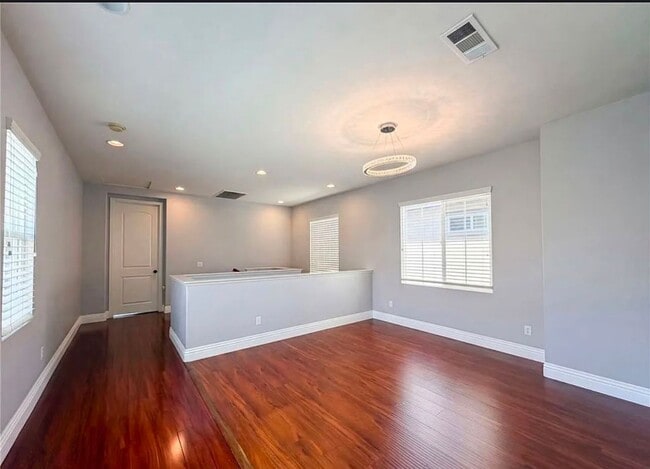 Photo - 31887 Domenoe Way
