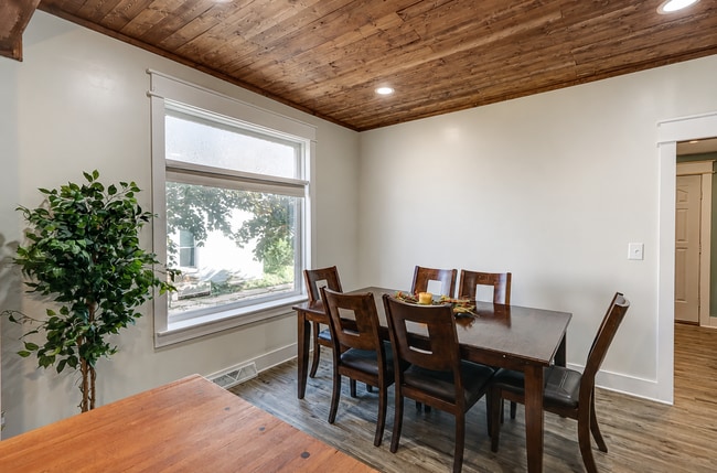 Photo - 5 Bed / 2 Bath Home in Portage, WI
