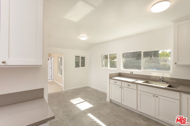 Photo - 7036 Yolanda Ave