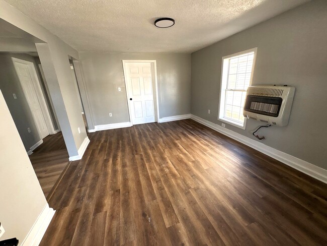 Photo - 329 N College St