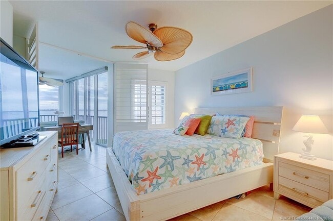 Photo - 5750 NE Island Cove Way Unidad 3302