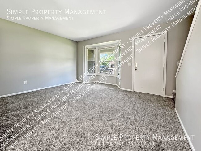 Photo - 770 Coleman St SE