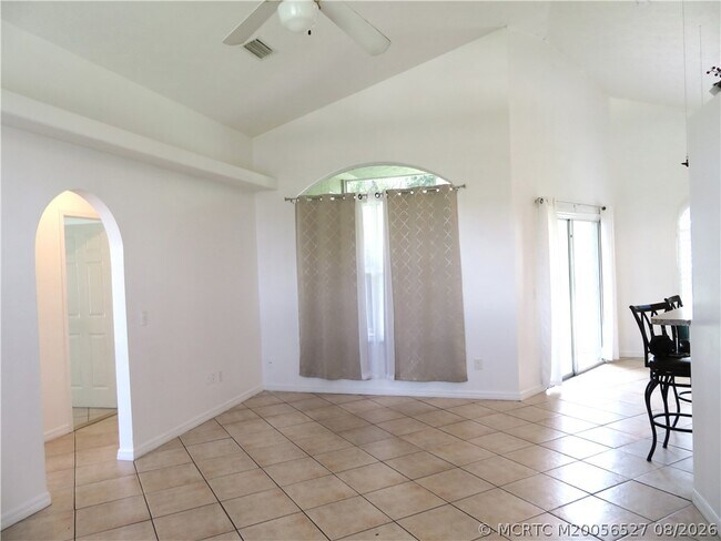 Photo - 1102 SW Coleman Ave