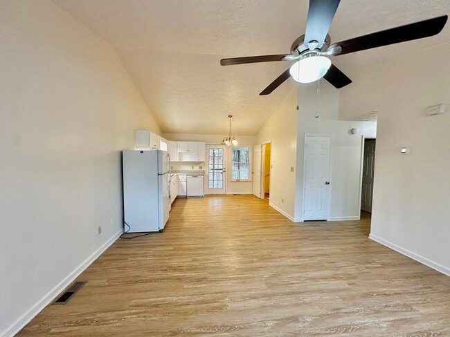 Photo - 841 Sylvia Ln