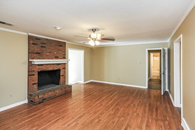 Photo - 8123 Cairn Dr