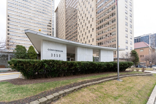 Building Photo - 3950 N Lake Shore Dr Unit 1530 Rental