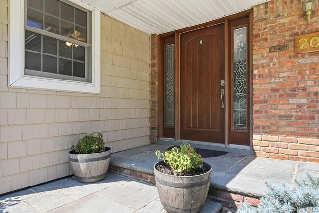 20 Williamsburg Dr