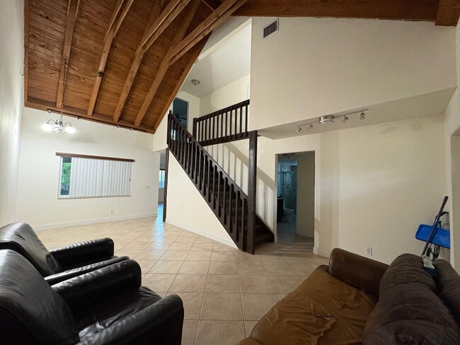 Photo - 191 NE 6th Ct