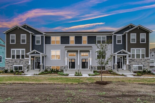 25647 W Wakefield Dr