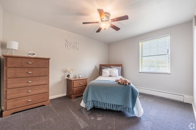 Cloverleaf Village Apartments