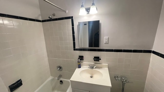 Photo - 3 Sadore Ln Unit 3R