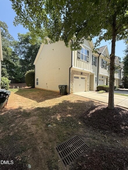 Photo - 2106 Scarlet Maple Drive