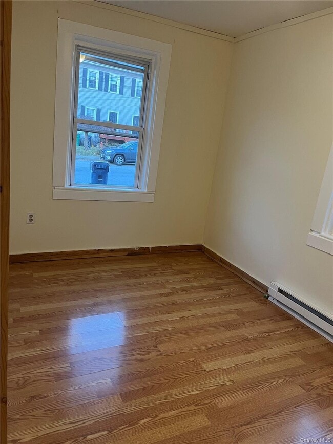 Photo - 26-26 Franklindale Ave Unidad 2