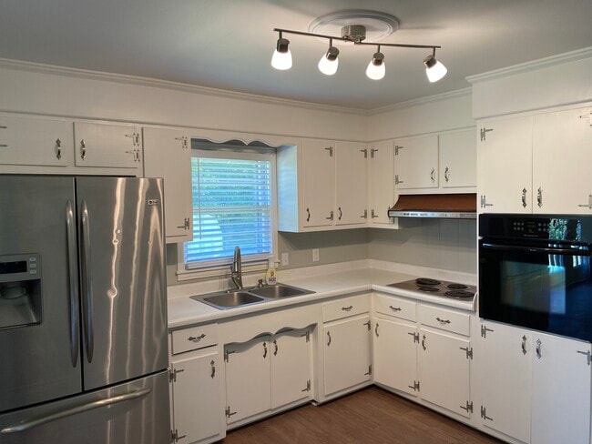 Cocina - 504 Luther Rd