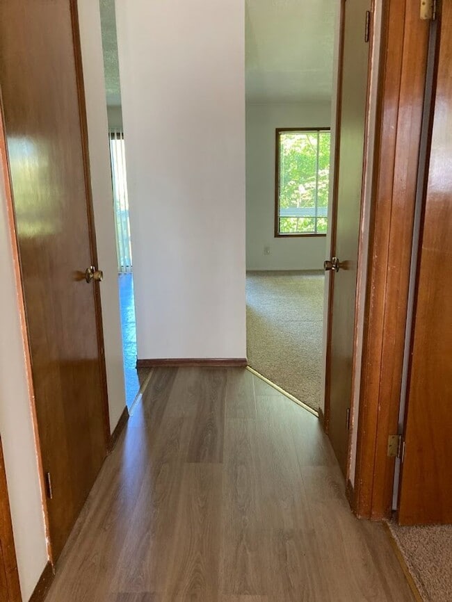 Photo - 1001 SW Woods St Unit 2