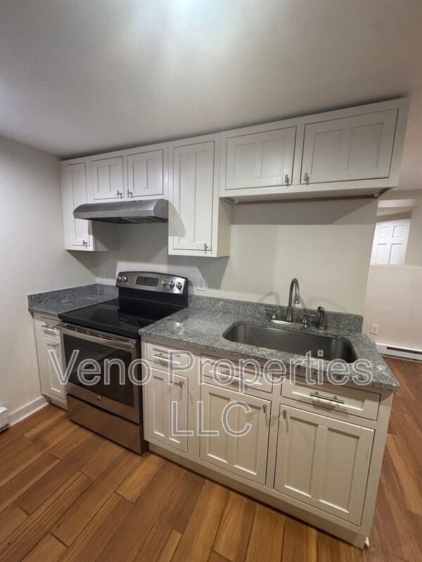 Photo - 402 Hamilton St