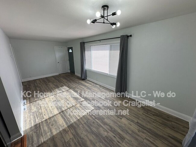 Photo - 2010 Bunker Ave