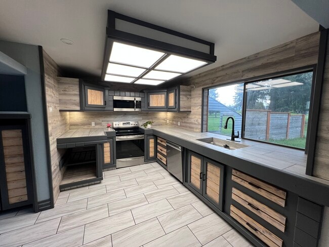 Photo - 20647 NW Lapine Way