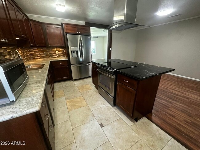 Photo - 8737 E Jackrabbit Rd