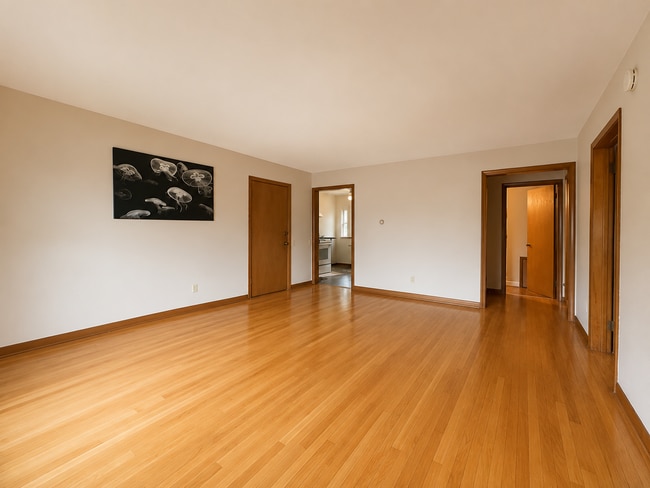 Photo - 2308 Parmenter St Unit 3