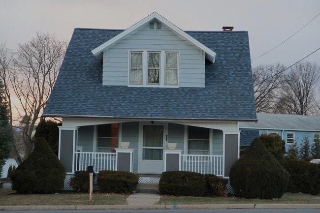 Building Photo - 327 W Governor Rd Rental