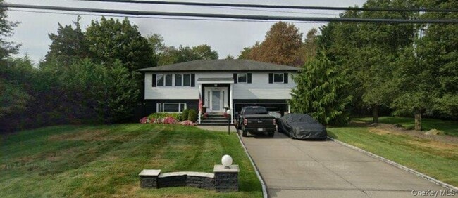 Building Photo - 804 Hampshire Rd