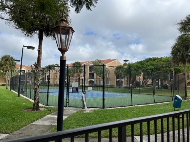 8000 N Nob Hill Rd Unit 206