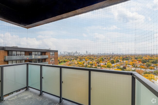 2BR, 2BA - 800SF - Balcony