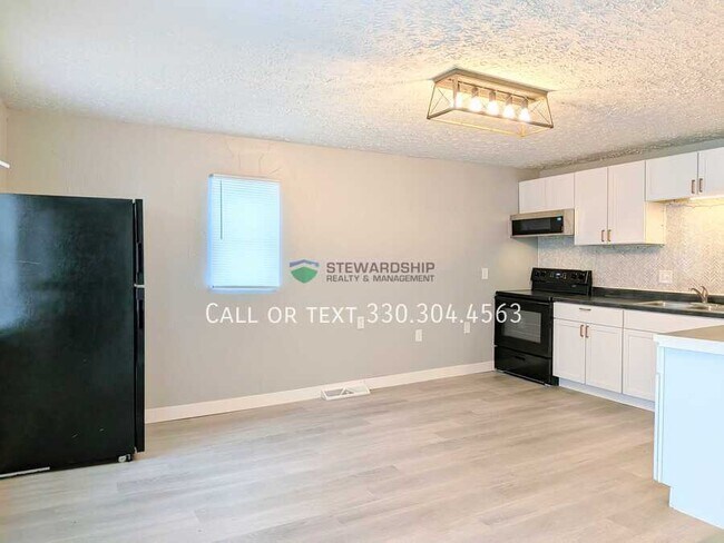 Photo - 15265 Lincoln Way W