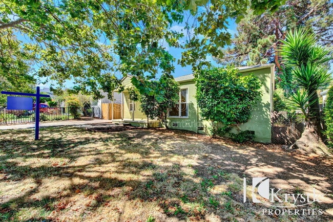 Photo - 579 Cedar St