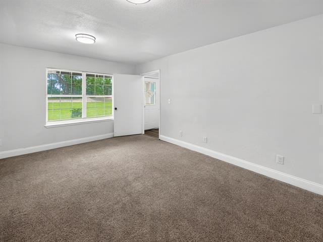 Photo - 529 Celtic Rd