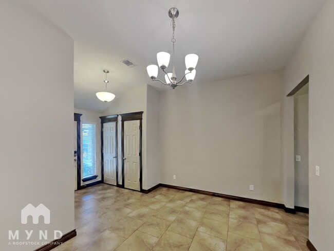 Photo - 1114 Merlin Dr