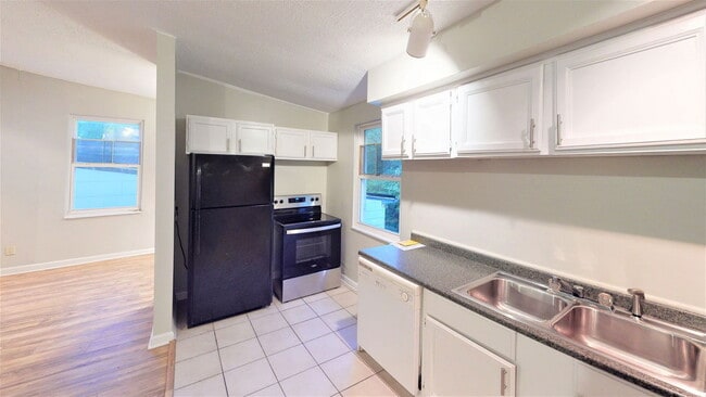 Photo - 2667 Bellevue Ave Unidad 3