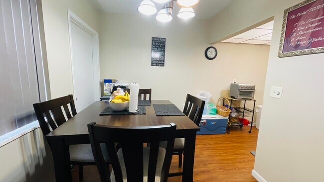 Photo - 138 Salisbury I