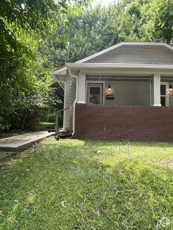 Building Photo - 2930 N Dearborn St Unit A Rental