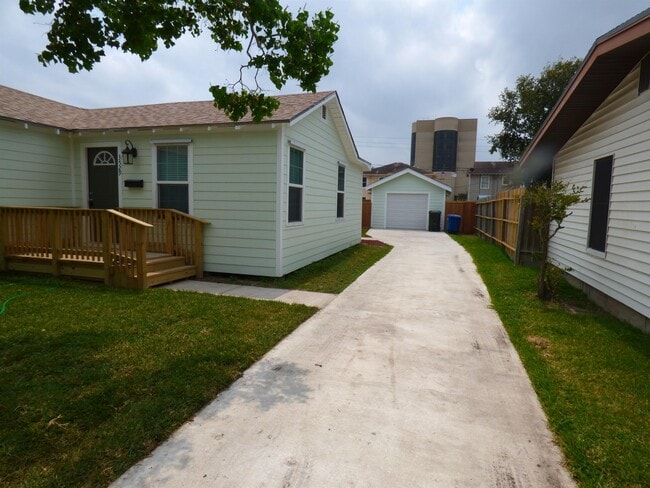 Photo - 3529 Topeka St