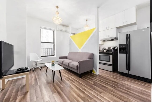 Photo - Furnished room/NOT APARTMENT Unit 2FL