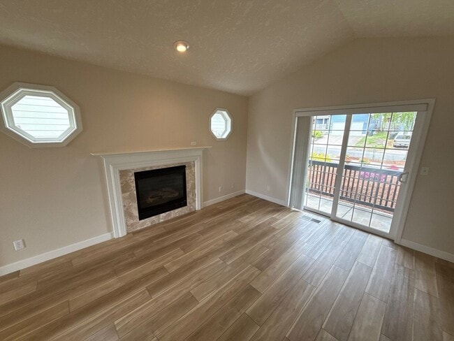 Photo - 5512 Murray St SE