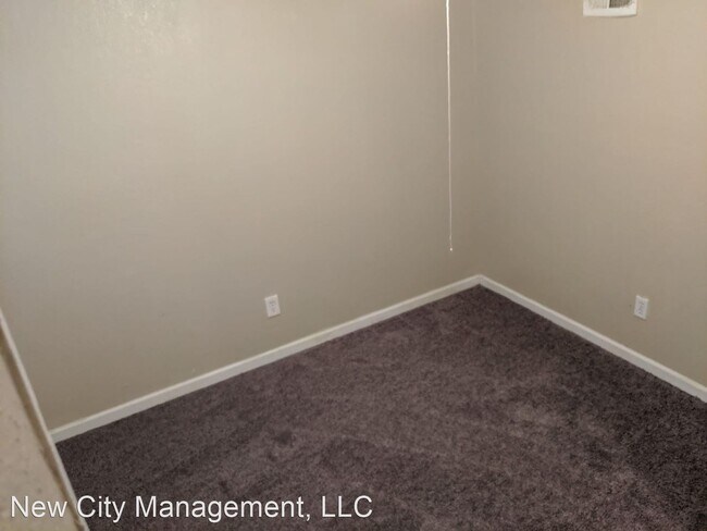 Photo - 4 br, 2 bath House - 6919 E 17th St