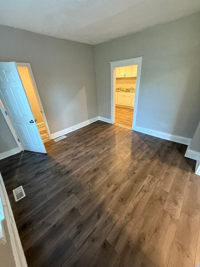 Photo - 659 Stebbins St