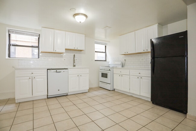 Photo - 1658 W Pratt Blvd Unit 1N