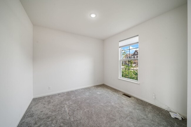 Photo - 356 S Pointe Ave
