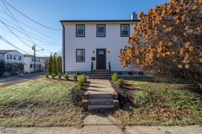 Photo - 21 Lombardy Pl