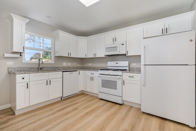 Photo - 15824 S Collins Dr