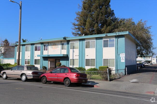 Val Vista Apartments - Val Vista Apartments