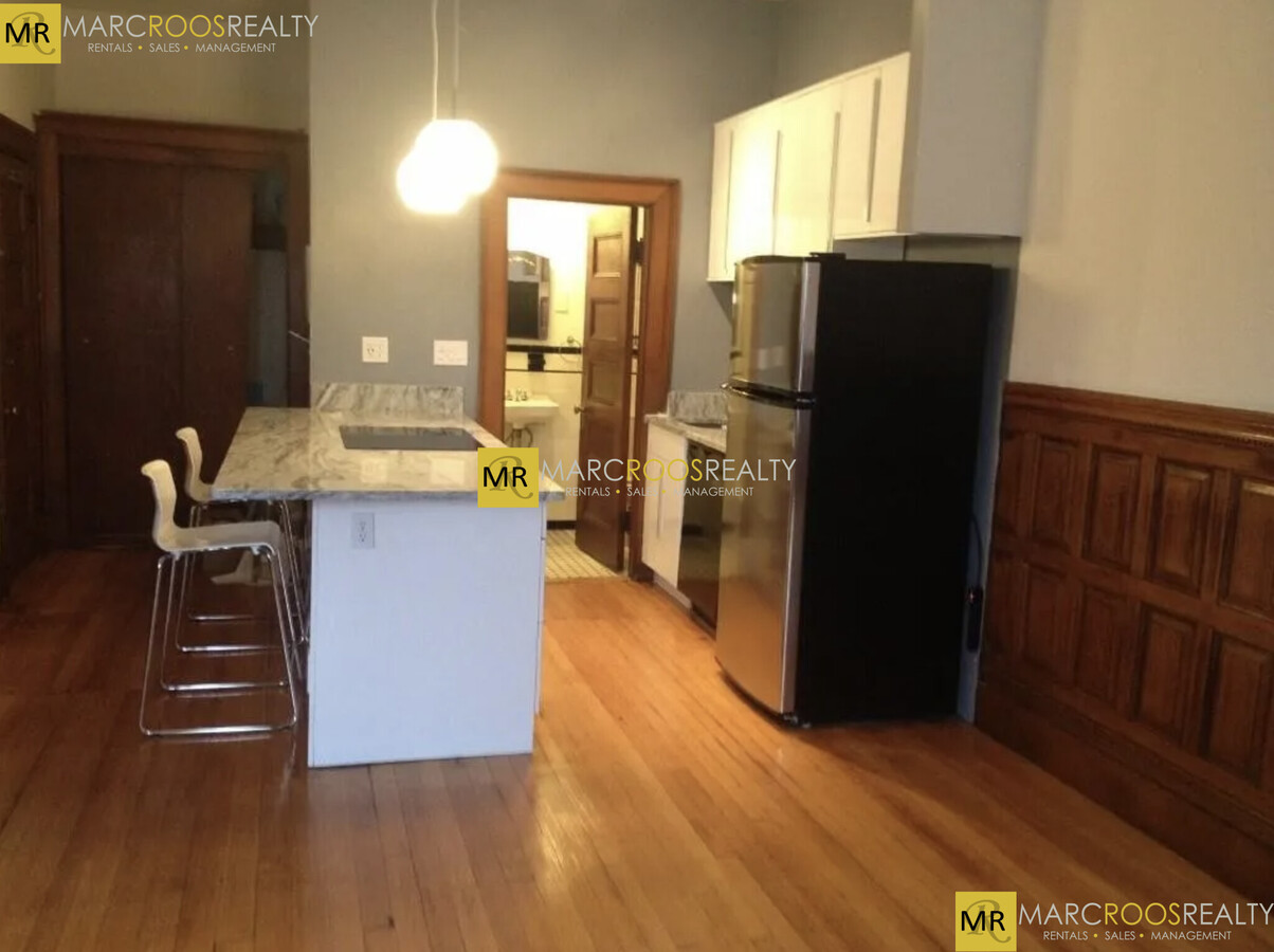 Photo - 84 Beacon St Unidad Beacon St #2 Rental