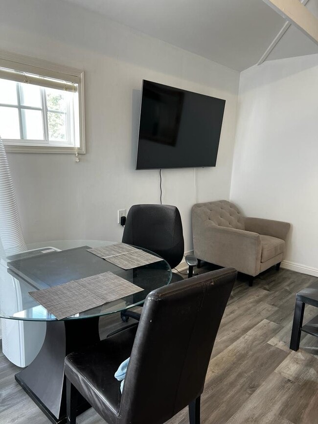 Photo - 340 1/2 Rennie Ave