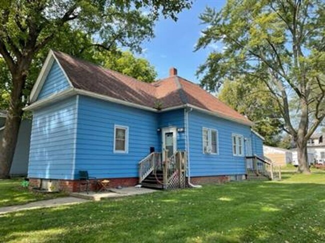 Building Photo - 302 W Eureka St Unit 2