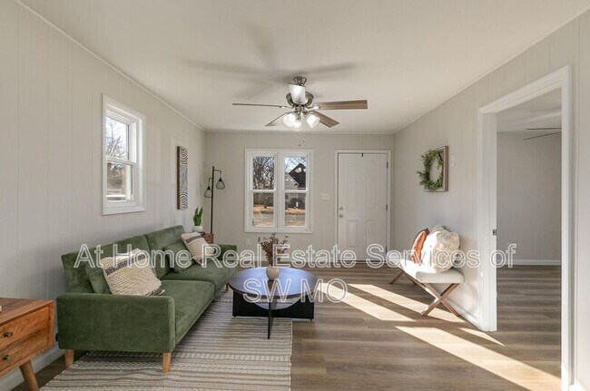 Photo - 2137 W Brower St