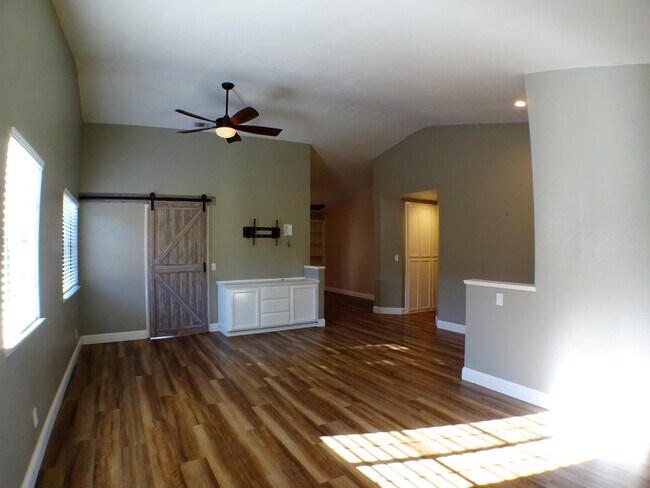 Photo - 3008 California Park Dr